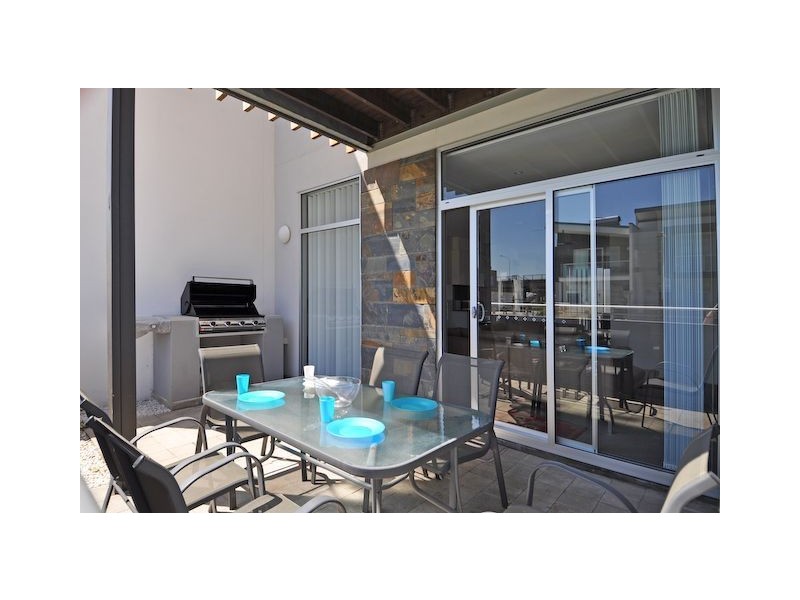 4 Kudlyo Close, New Port SA 5015