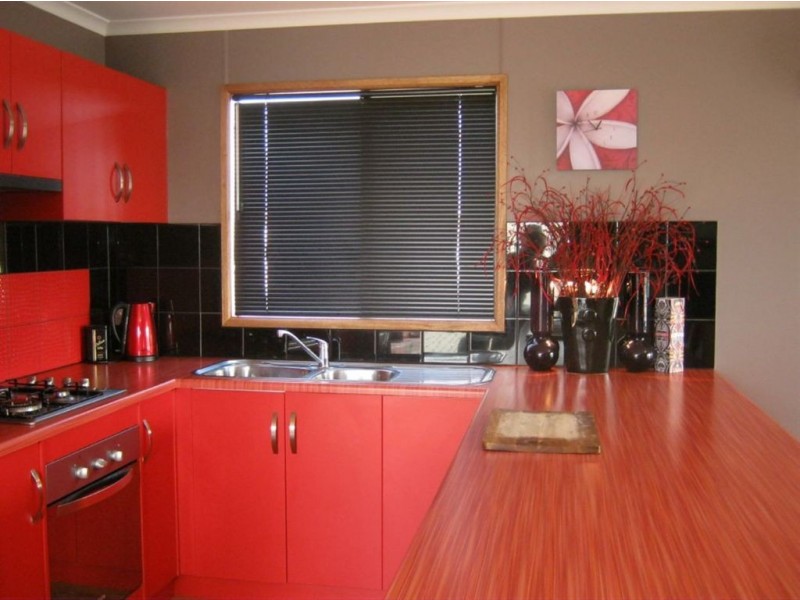 15 Cairns Crescent, Riverton SA 5412