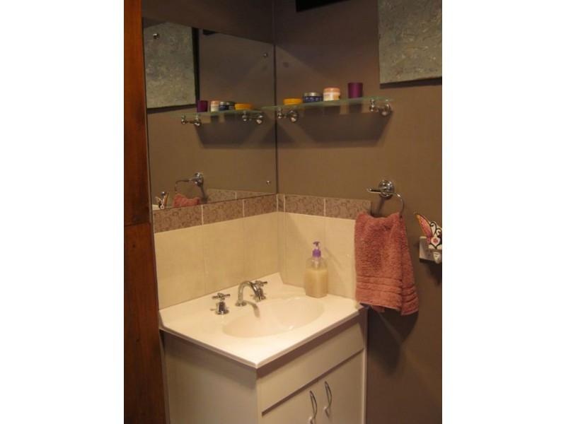 15 Cairns Crescent, Riverton SA 5412