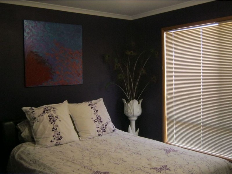 15 Cairns Crescent, Riverton SA 5412