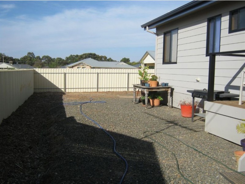 15 Cairns Crescent, Riverton SA 5412