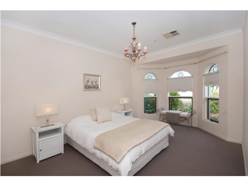 2A Kent Avenue, Fulham Gardens SA 5024
