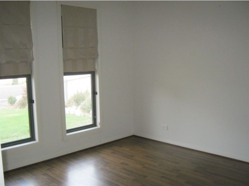 13 Cairns Crescent, Riverton SA 5412