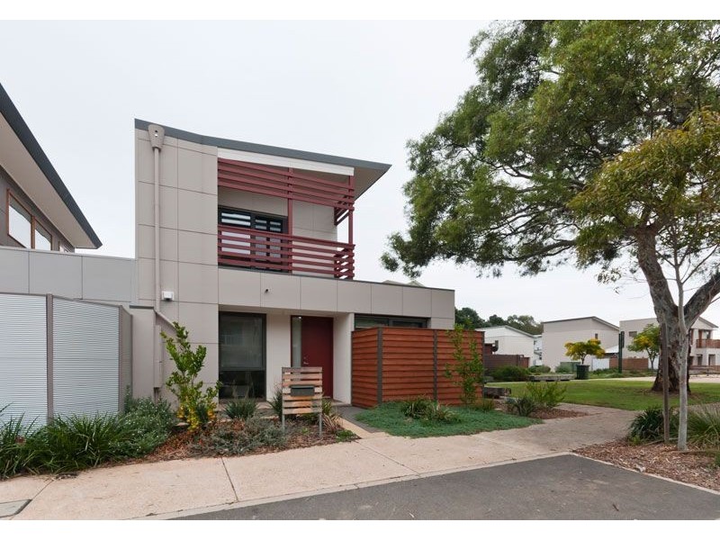 8 Lochiel Parkway, Campbelltown SA 5074