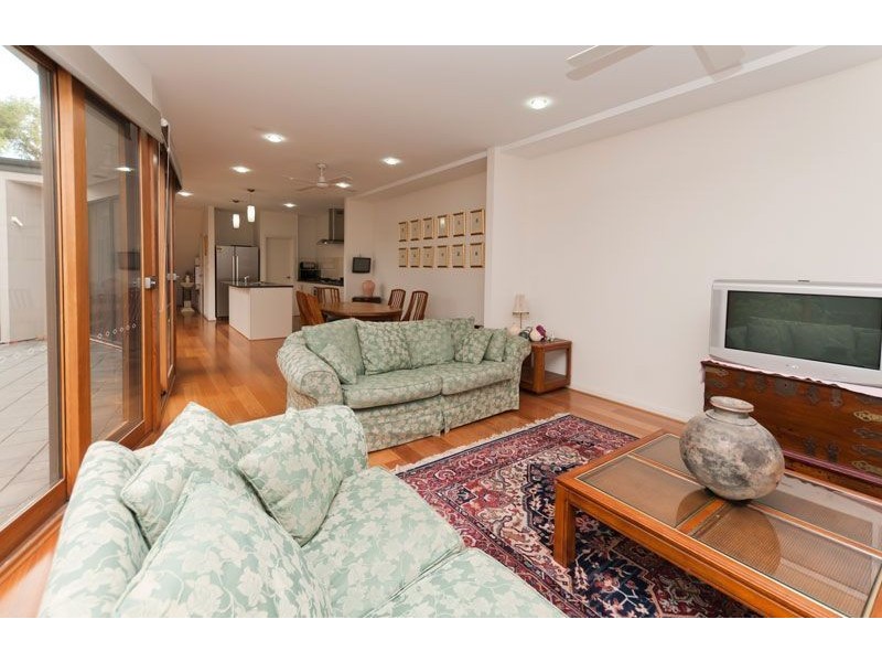 8 Lochiel Parkway, Campbelltown SA 5074