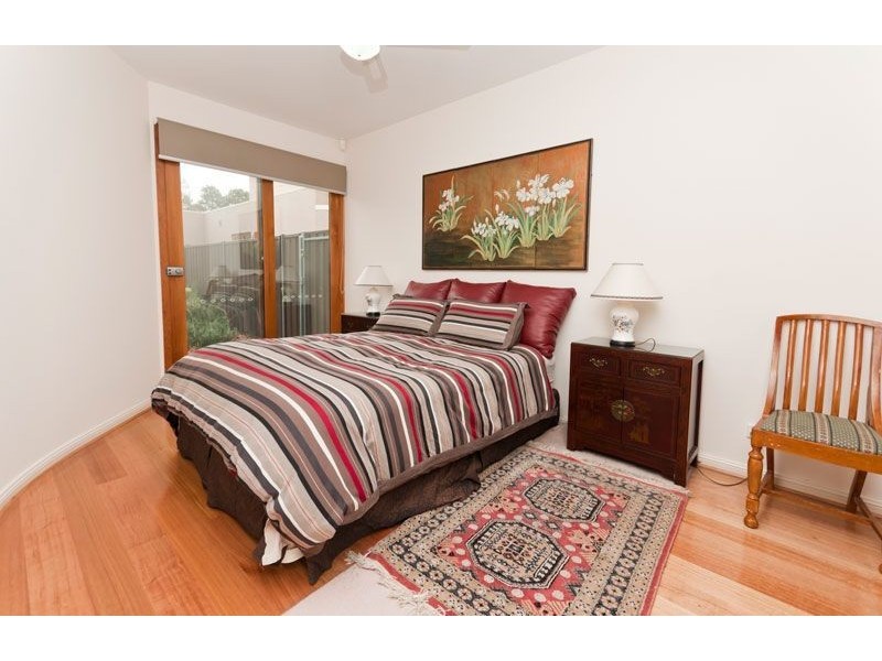 8 Lochiel Parkway, Campbelltown SA 5074