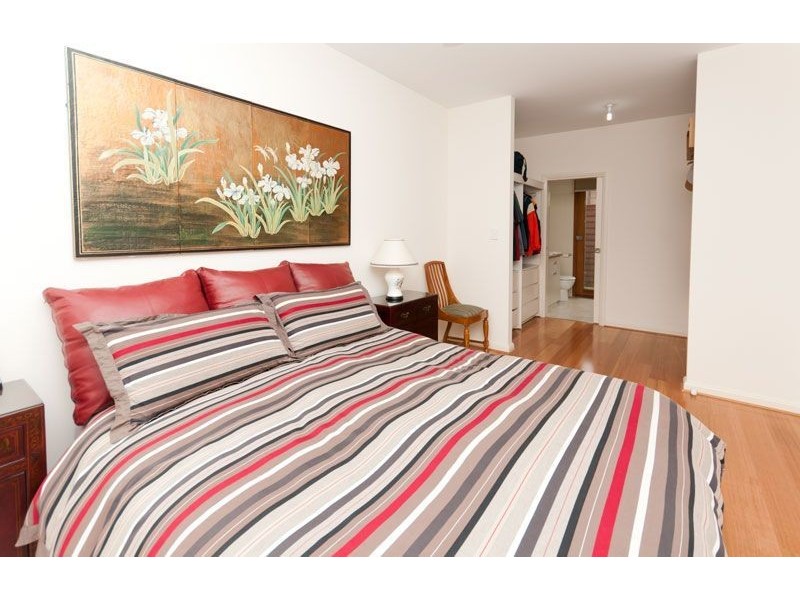 8 Lochiel Parkway, Campbelltown SA 5074