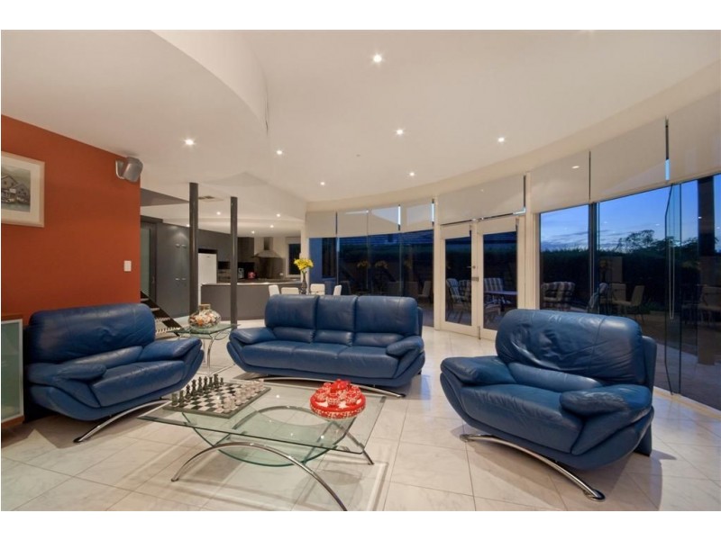 14B St Albans Drive, Burnside SA 5066
