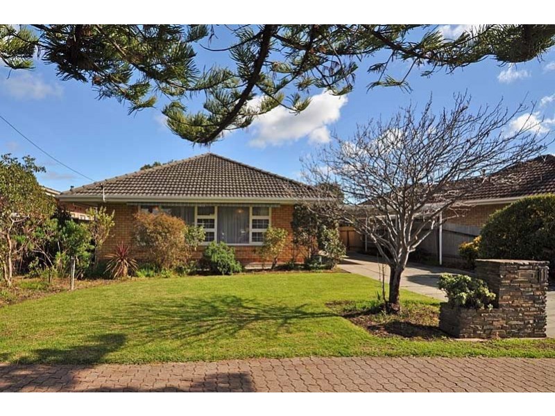 11 Pine Avenue, Glenelg North SA 5045