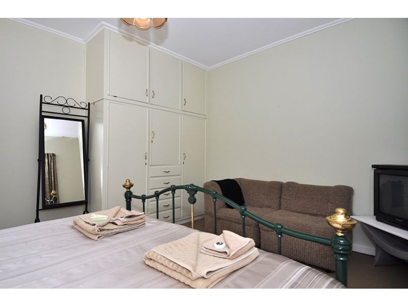 11 Pine Avenue, Glenelg North SA 5045