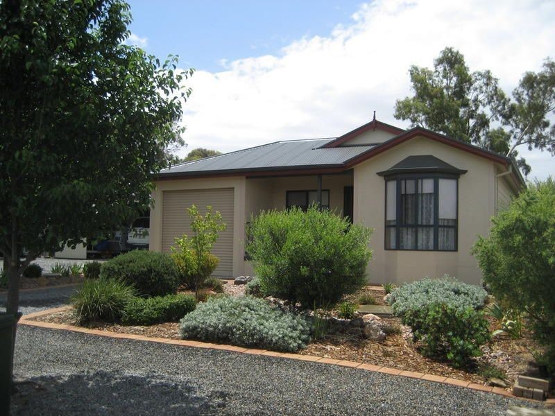 28 Cairns Crescent, Riverton SA 5412