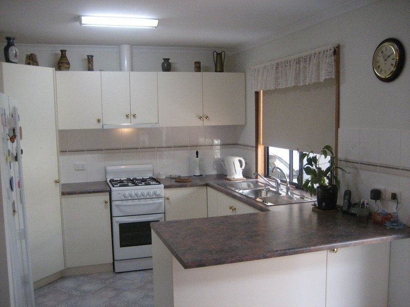 28 Cairns Crescent, Riverton SA 5412