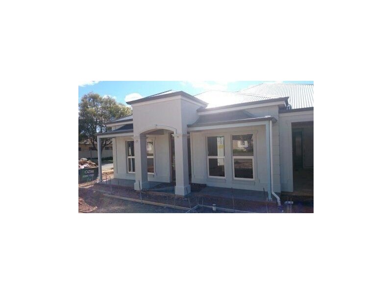 1 Britton Avenue, Tranmere SA 5073