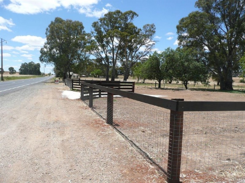827 Marrabel Road (corner George Street), Hamilton SA 5373