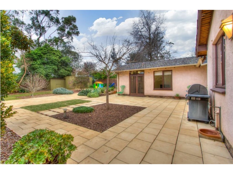 2 Grandview Ave, (adj Myrtle Bank), Urrbrae SA 5064