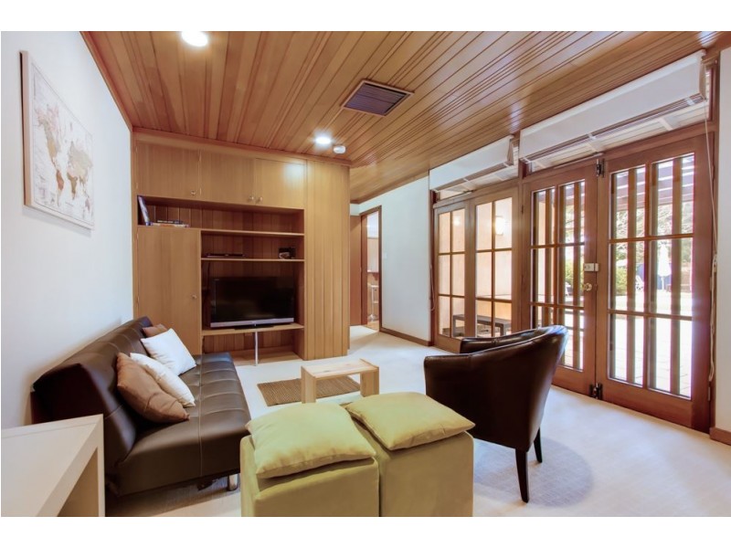 2 Grandview Ave, (adj Myrtle Bank), Urrbrae SA 5064