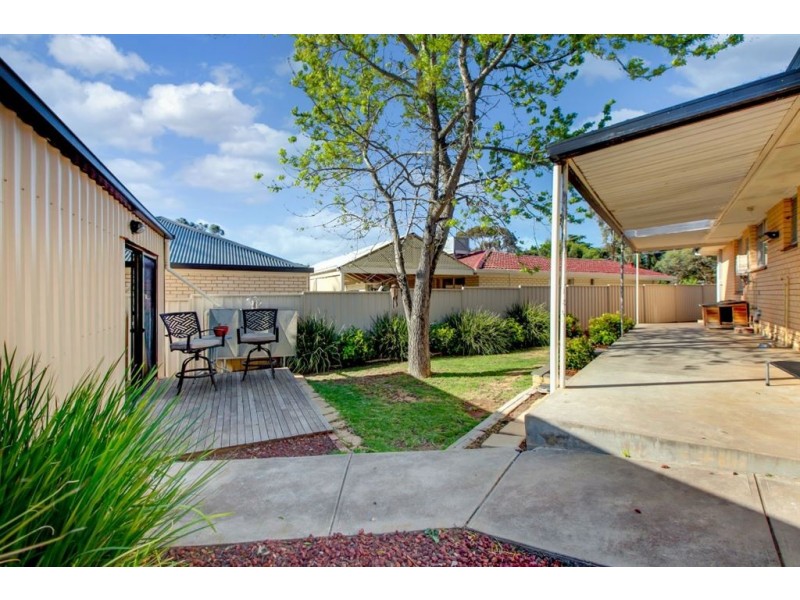 25 Lindsay Avenue, Valley View SA 5093