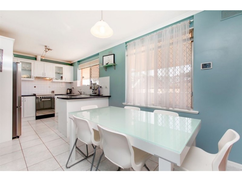 25 Lindsay Avenue, Valley View SA 5093