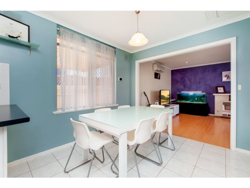 25 Lindsay Avenue, Valley View SA 5093