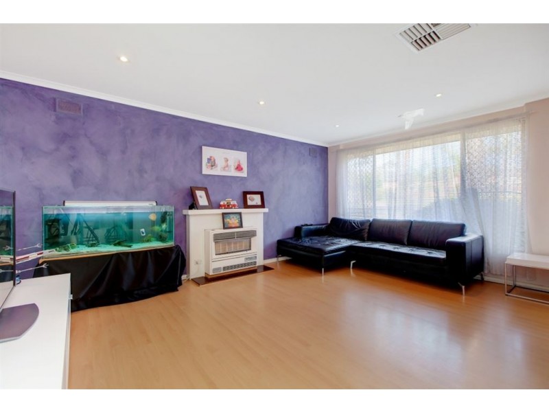 25 Lindsay Avenue, Valley View SA 5093