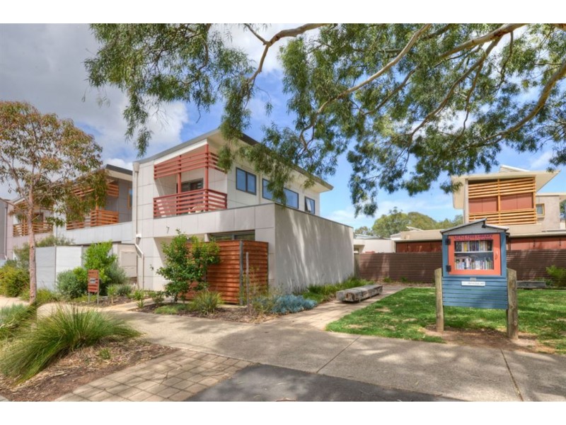 8 Lochiel Parkway, Campbelltown SA 5074