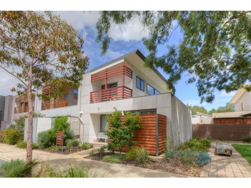 8 Lochiel Parkway, Campbelltown SA 5074