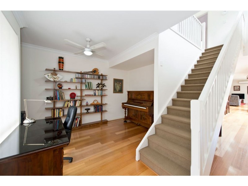 8 Lochiel Parkway, Campbelltown SA 5074