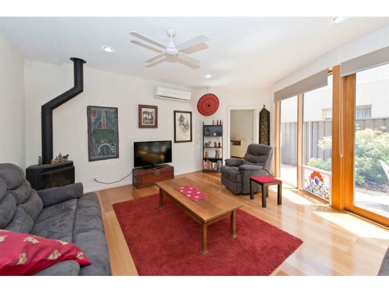 8 Lochiel Parkway, Campbelltown SA 5074