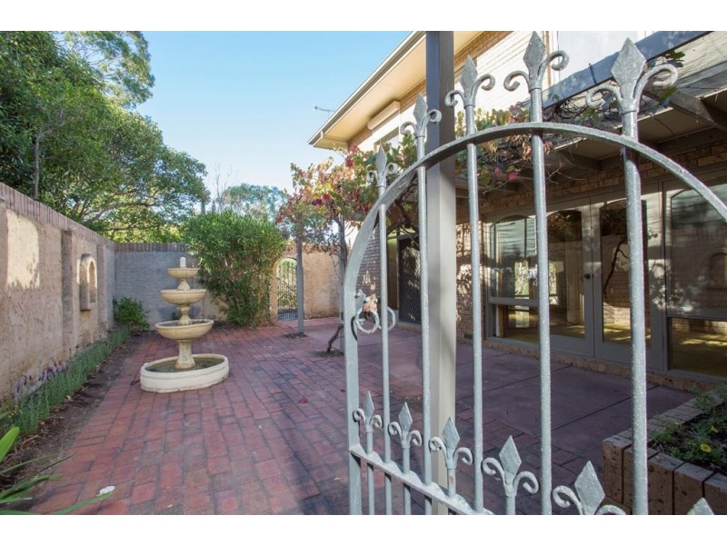 8 Tatiara Grove, Rostrevor SA 5073