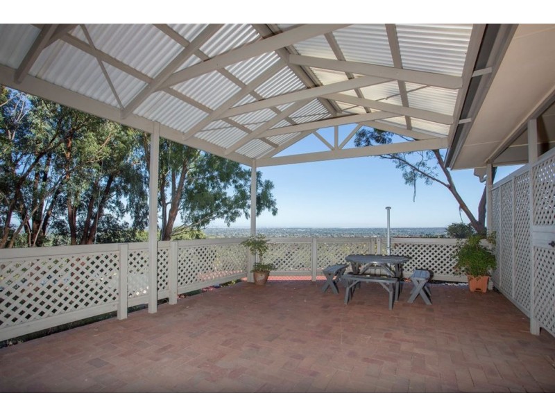 8 Tatiara Grove, Rostrevor SA 5073