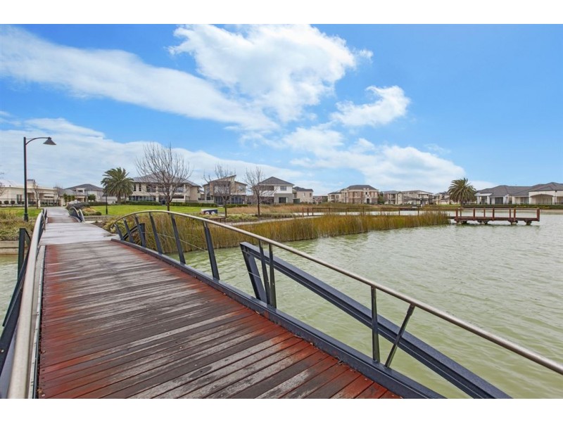 8 Isla Circuit, Mawson Lakes SA 5095