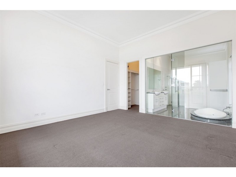 8 Isla Circuit, Mawson Lakes SA 5095