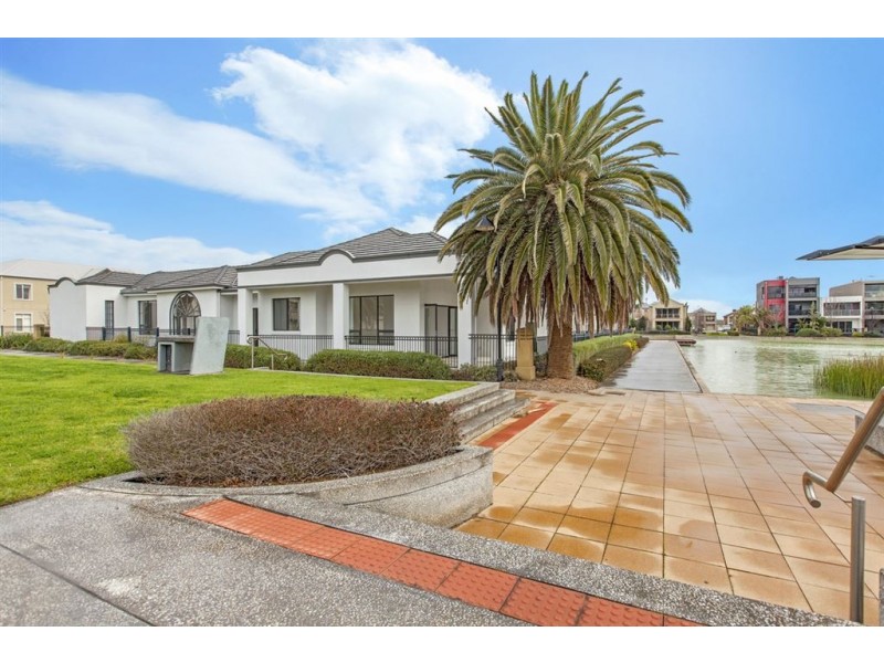 8 Isla Circuit, Mawson Lakes SA 5095