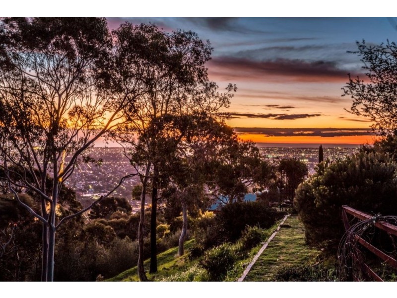 6 Seaview Road, Mount Osmond SA 5064