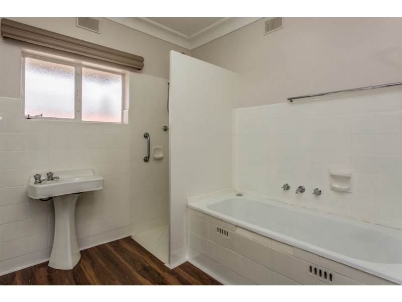24 Norton Summit Road, Magill SA 5072