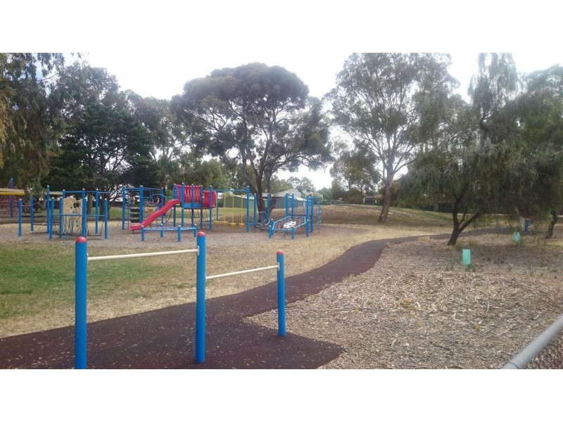 27 Shropshire Avenue, Hillcrest SA 5086