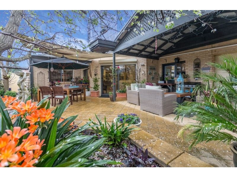 21 Piccadilly Crescent, Campbelltown SA 5074