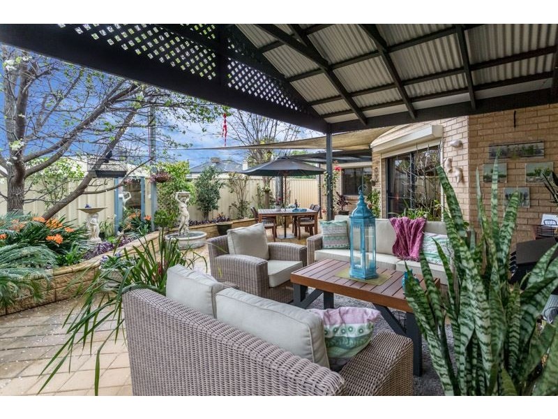 21 Piccadilly Crescent, Campbelltown SA 5074