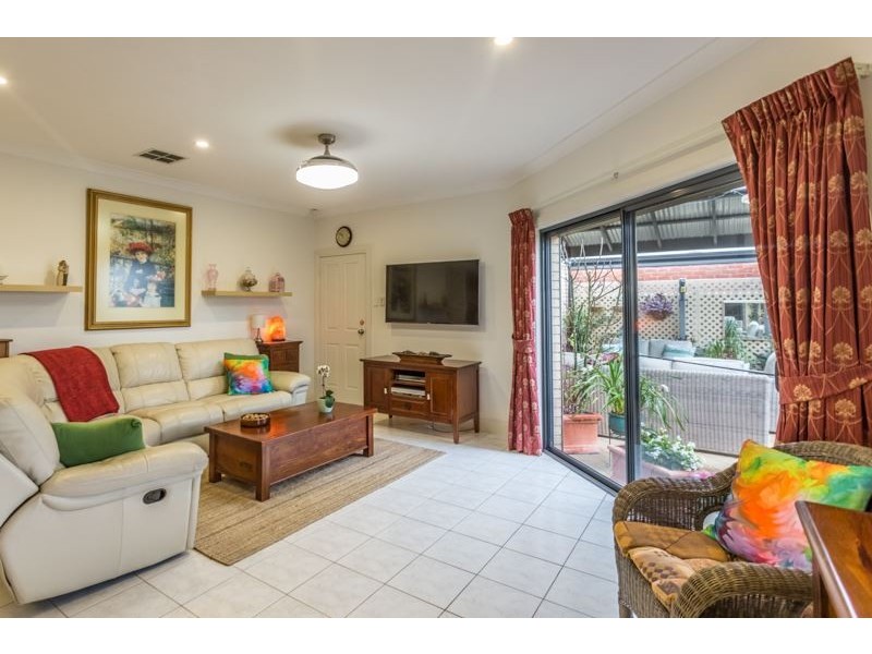 21 Piccadilly Crescent, Campbelltown SA 5074