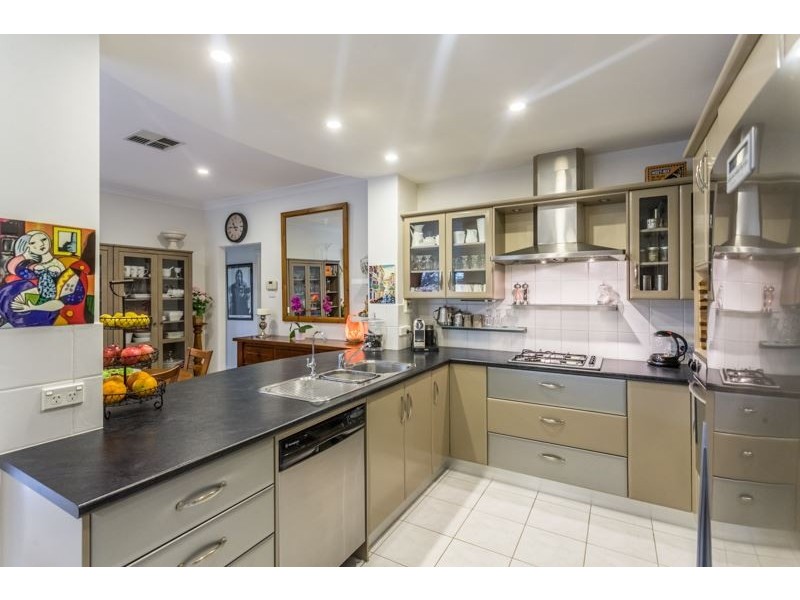 21 Piccadilly Crescent, Campbelltown SA 5074