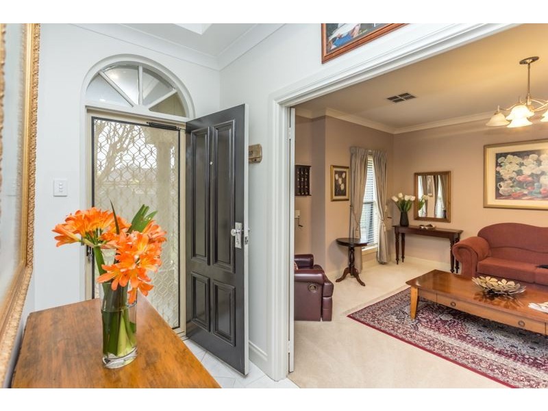 21 Piccadilly Crescent, Campbelltown SA 5074