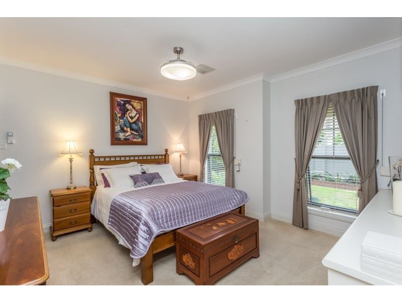 21 Piccadilly Crescent, Campbelltown SA 5074