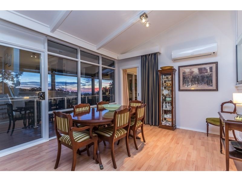 2 Knoll Crescent, Teringie SA 5072
