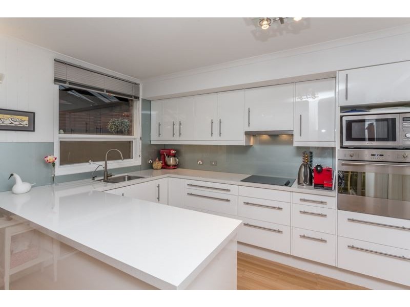 2 Knoll Crescent, Teringie SA 5072