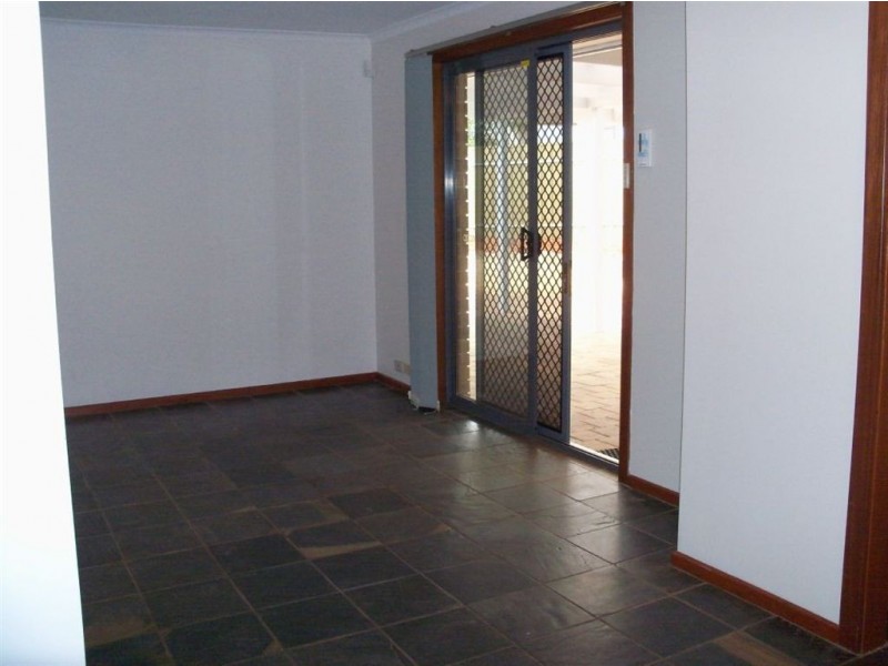 4 Smart Court, Evanston Park SA 5116