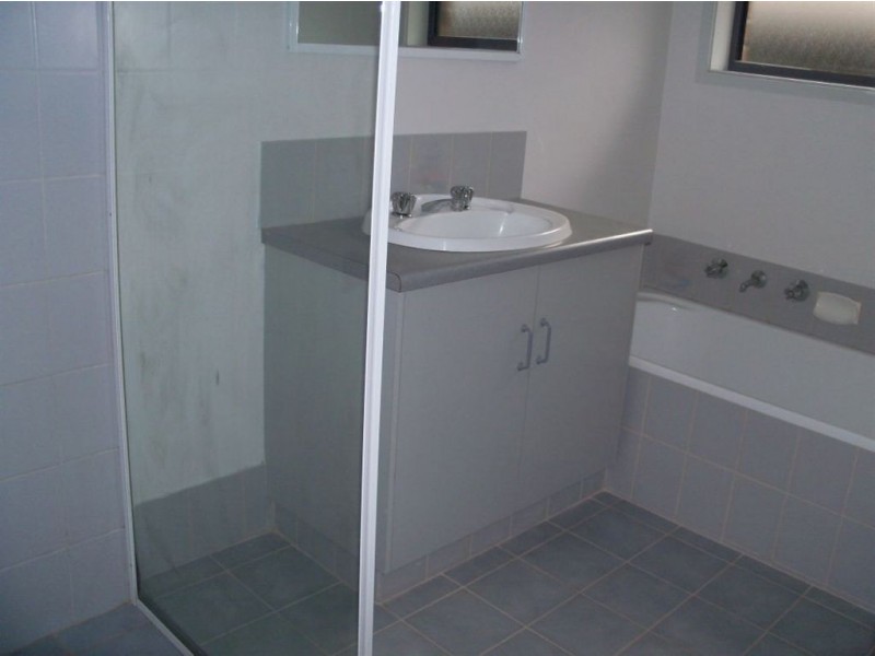 4 Smart Court, Evanston Park SA 5116