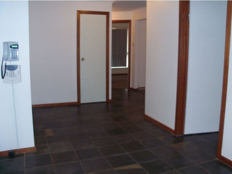 4 Smart Court, Evanston Park SA 5116