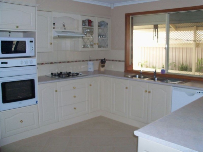 35 Rossitter Drive, Evanston Park SA 5116