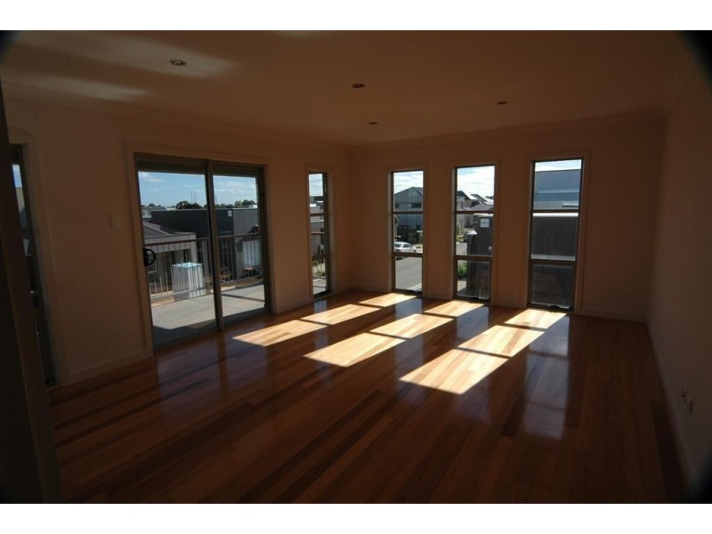 30 Victoria Parade, Mawson Lakes SA 5095