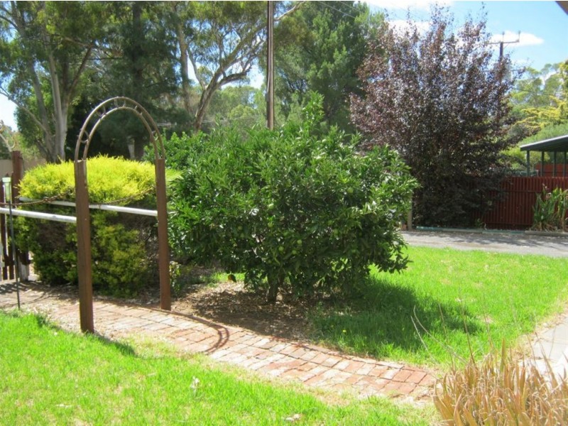 2 Frederick Place, Auburn SA 5451